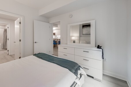 Global Luxury Suites at Capitol Hill - Image 102