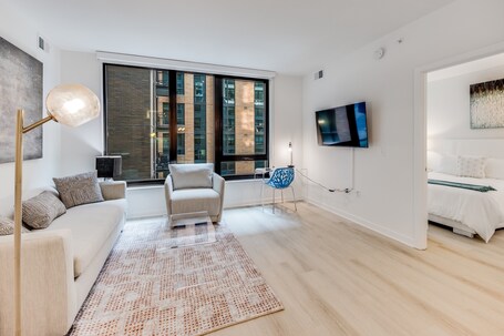 Global Luxury Suites at Capitol Hill - Image 26