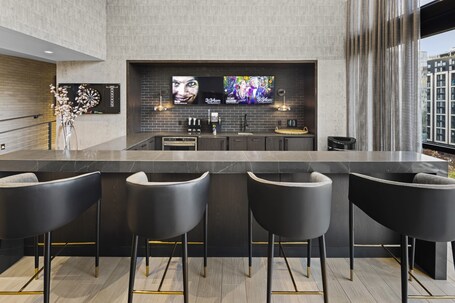 Global Luxury Suites at Capitol Hill - Image 53
