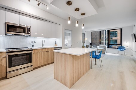 Global Luxury Suites at Capitol Hill - Image 71