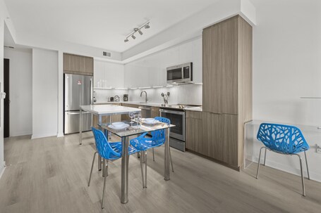 Global Luxury Suites at Capitol Hill - Image 87