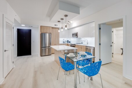 Global Luxury Suites at Capitol Hill - Image 77