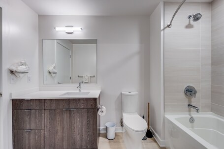 Global Luxury Suites at Capitol Hill - Image 104