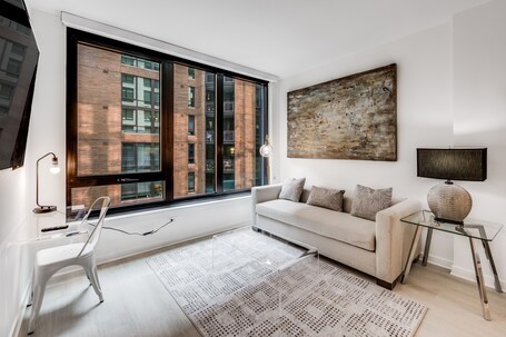 Global Luxury Suites at Capitol Hill - Image 28