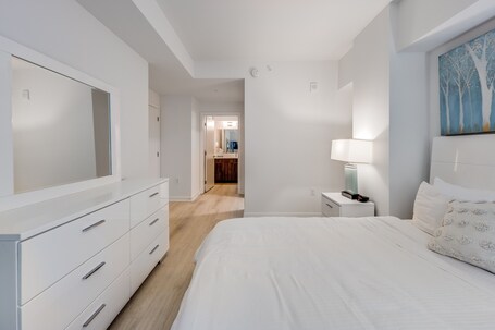 Global Luxury Suites at Capitol Hill - Image 7