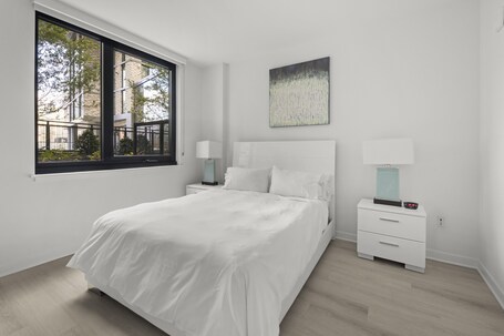 Global Luxury Suites at Capitol Hill - Image 99