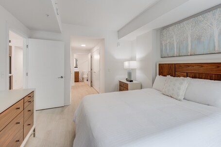 Global Luxury Suites at Capitol Hill - Image 22