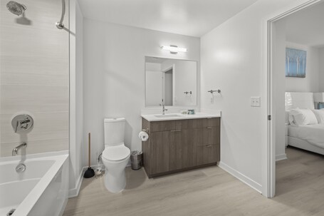Global Luxury Suites at Capitol Hill - Image 21