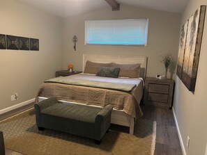 3 bedrooms, desk, iron/ironing board, free WiFi