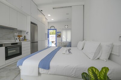 Lovely house10 minutes from the beach, the Port and the center