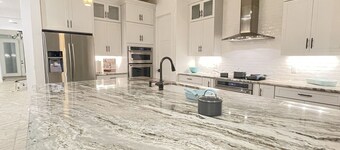 2.5 acre Estate Home Huge Outdoor living area Pool – Central Naples Location