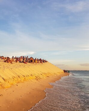 Una playa cerca