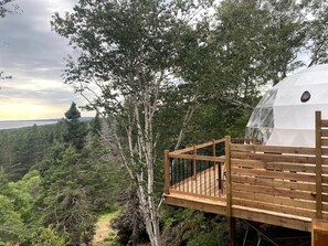 Terrace/patio - Dome #5 ocean view at Domaine Renard (Percé)