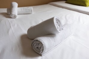 1 bedroom, iron/ironing board, bed sheets - Cosy Studio Apartment, Bastille (11th)! (Paris)