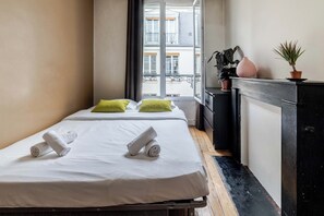 1 多间卧室、熨斗/熨衣板、床单
