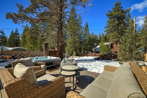 Pet Friendly & Tranquil Home with Hot Tub