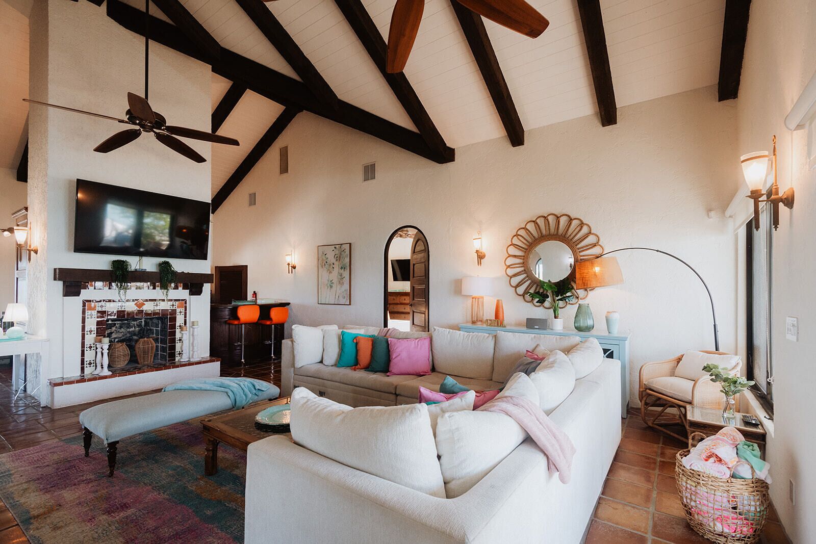 Smart TV, fireplace, table tennis