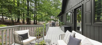 Charming, updated Cabin in The Hideout