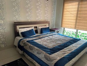 2 bedrooms, WiFi - Lovely 2-Bedroom Apartment (Lahore)