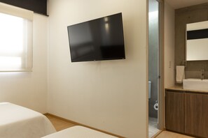 El Doce Suite Doble | Television - El Doce by Homi Rent (Querétaro)