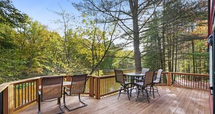 Secluded Riverfront Cottage | Sauna, Fire & Kayaks