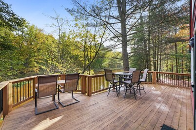 Secluded Riverfront Cottage | Sauna, Fire & Kayaks