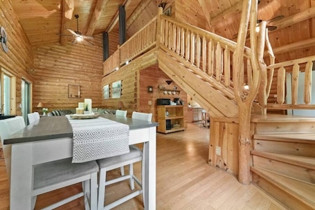 Dining. Secluded | Sauna, Fire Pit & 20 Acres of Trails