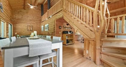 Secluded | Sauna, Fire Pit & 20 Acres of Trails