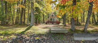 A-Frame | Hot Tub, Fireplace, River, Kayaks &Tubes