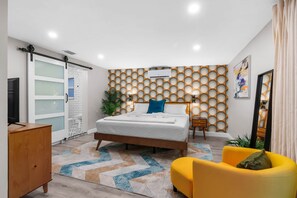 3 bedrooms, in-room safe, desk, iron/ironing board