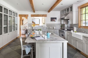 Fridge, microwave, oven, stovetop - Outpost: Granite Ridge Chateau (Teton Village)