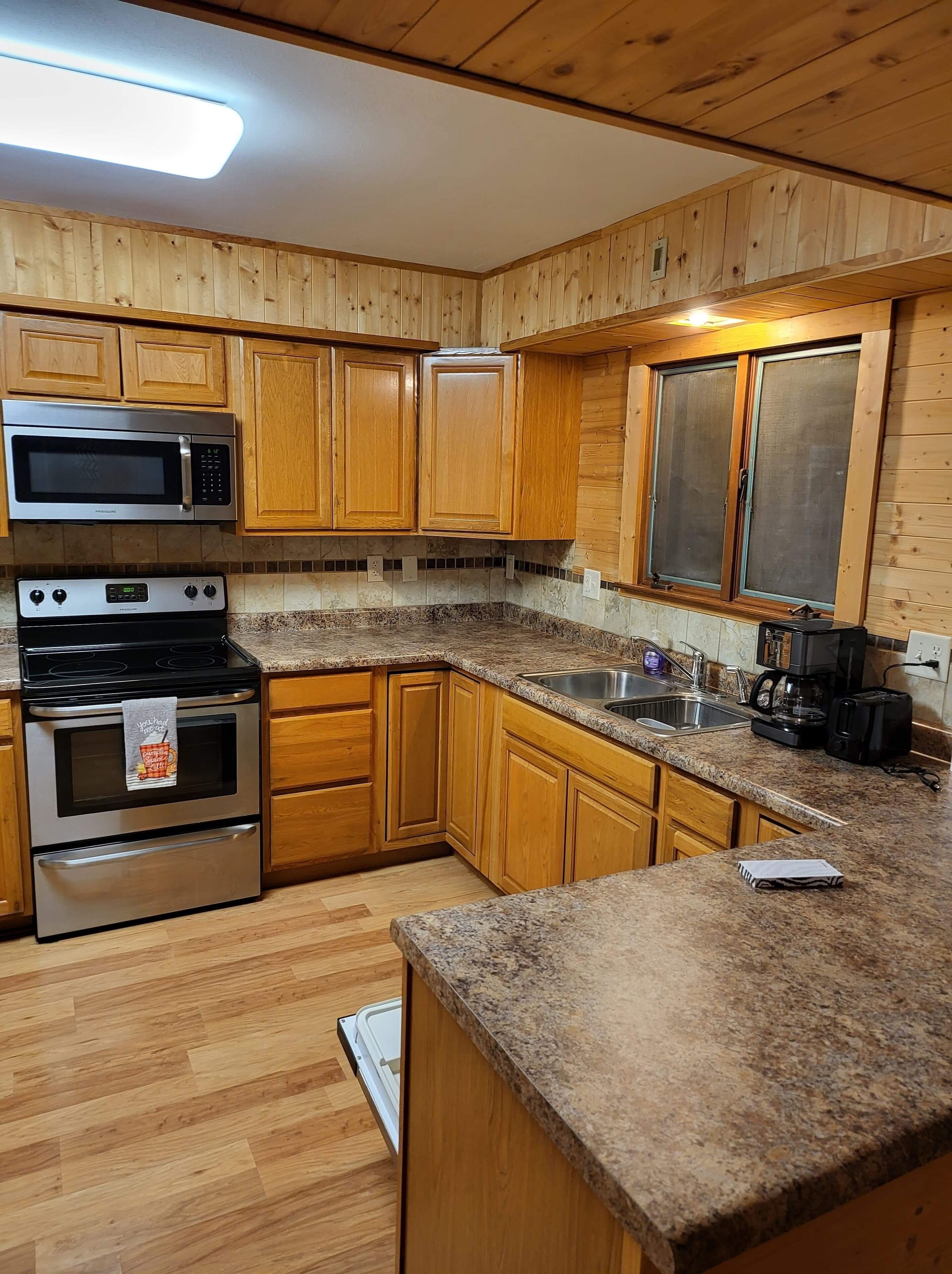 冰箱、微波炉、烤箱、炉灶