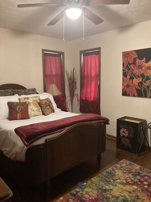 2 bedrooms, desk, iron/ironing board, free WiFi