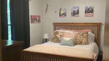 2 bedrooms, desk, iron/ironing board, free WiFi