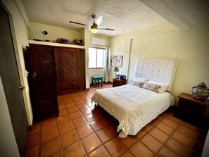 2 chambres, fer et planche à repasser, accès au Wi-Fi (inclus)