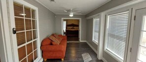 Interior - 4 B/R HOUSE. Central Location. Clean and comfy. (Baton Rouge)