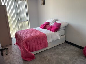 2 Schlafzimmer, Bügeleisen/Bügelbrett, WLAN, Bettwäsche