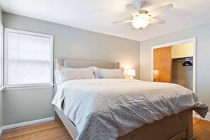 2 chambres, fer et planche à repasser, Wi-Fi, draps fournis