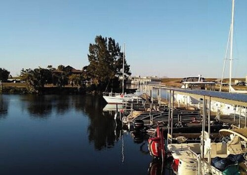 Lovely 2-bedroom apartment “Newly Renovated” near lake Okeechobee and the marina