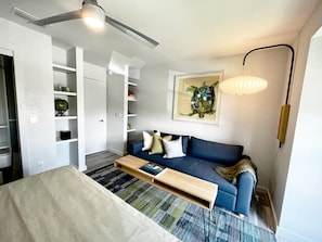 2 bedrooms, travel crib, WiFi, bed sheets