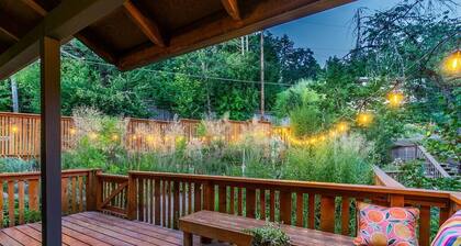 3 min to U of O w/ amazing views! Central to all!