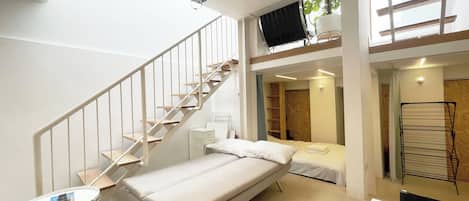 1 habitación, escritorio, tabla de planchar con plancha y wifi gratis