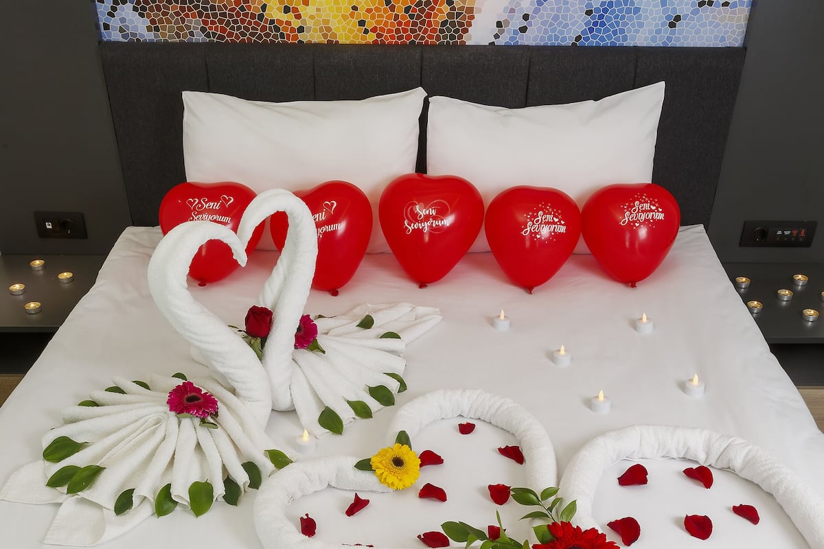 1 bedroom, premium bedding, minibar, desk