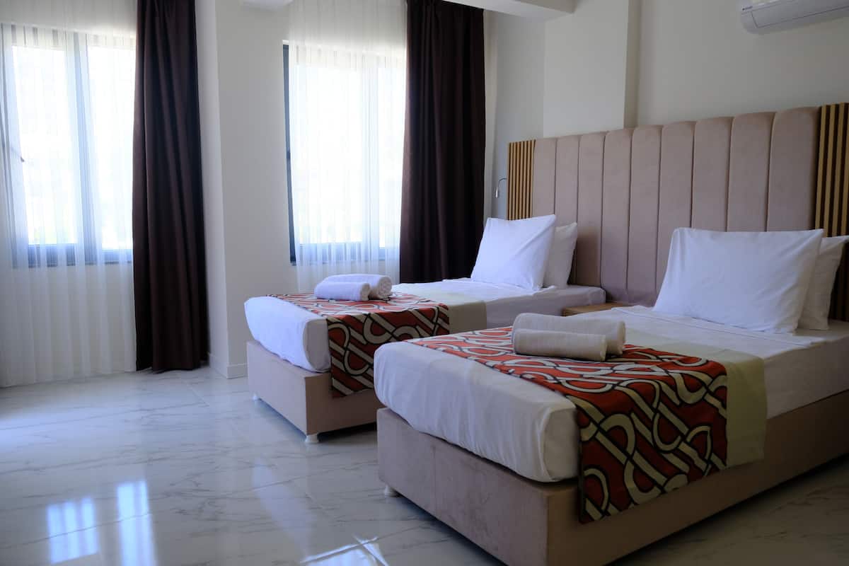 standard double or twin room | 1 bedroom, premium bedding, minibar, desk