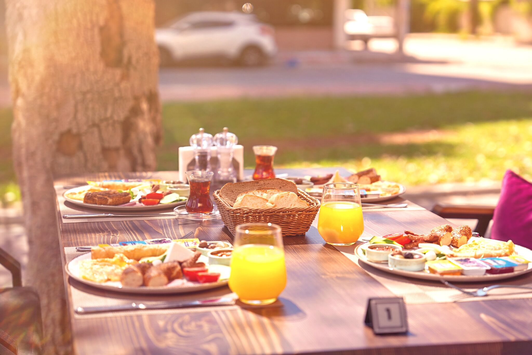 free daily buffet breakfast