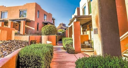 Sedona | Canyon Retreat | Pools, Hiking & Red Rocks