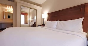 In-room safe, iron/ironing board, WiFi, bed sheets