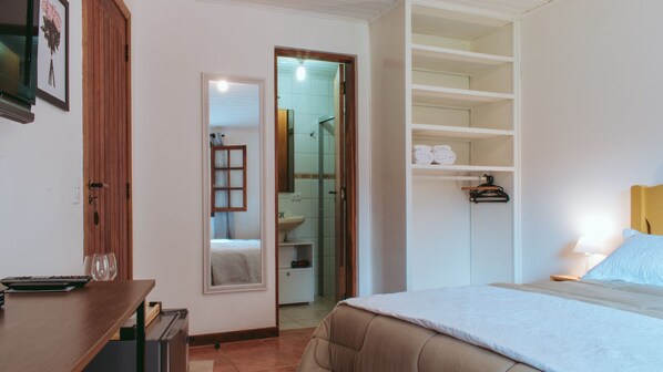 Hypo-allergenic bedding, free WiFi