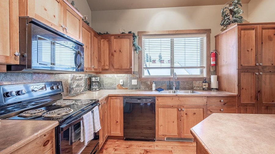 Trapper's Lodge 4 Bd W/great View, Private Hot Tub