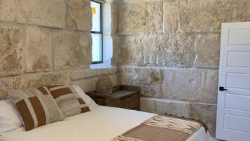 3 bedrooms, iron/ironing board, travel cot, free WiFi